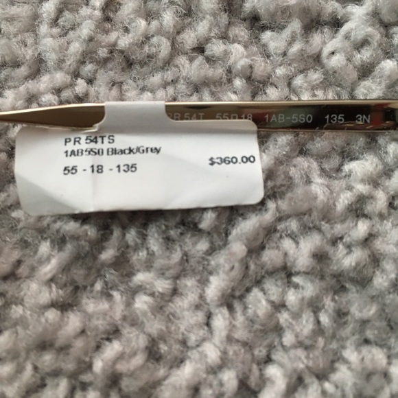 Prada - Picture 3 of 4